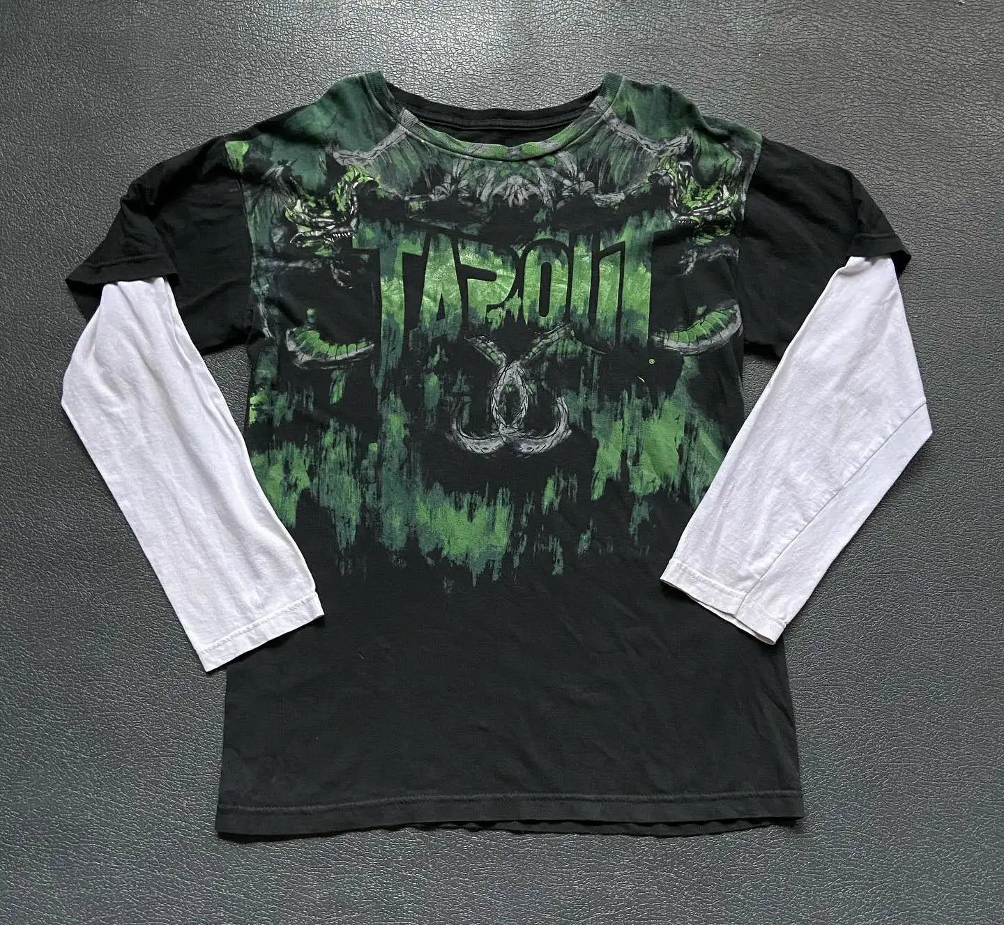2000s Graphic Tapout T Shirt With Long Sleeve